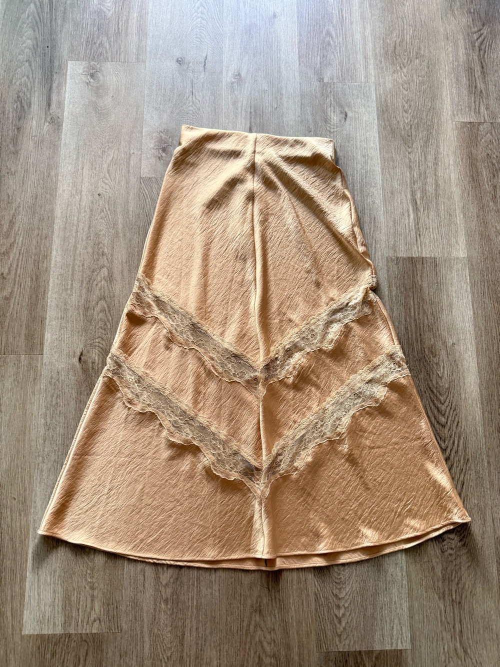 z supply kori gold tan lace detail satin midi A-line skirt size small NEW